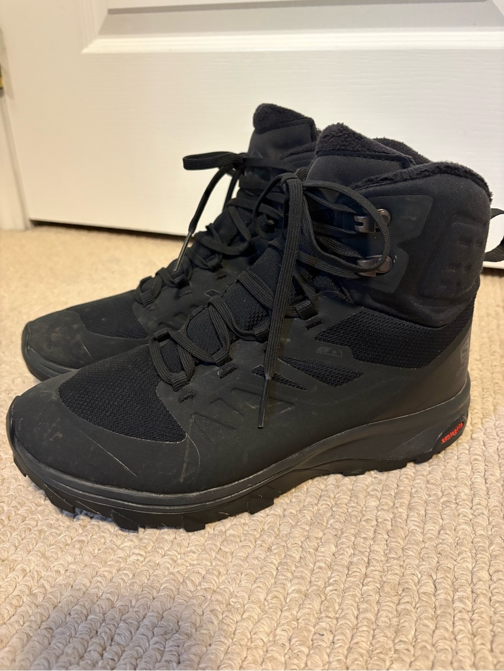 Black Men's Waterproof Salomon Thinsulate Trail Boots 7.5 US
